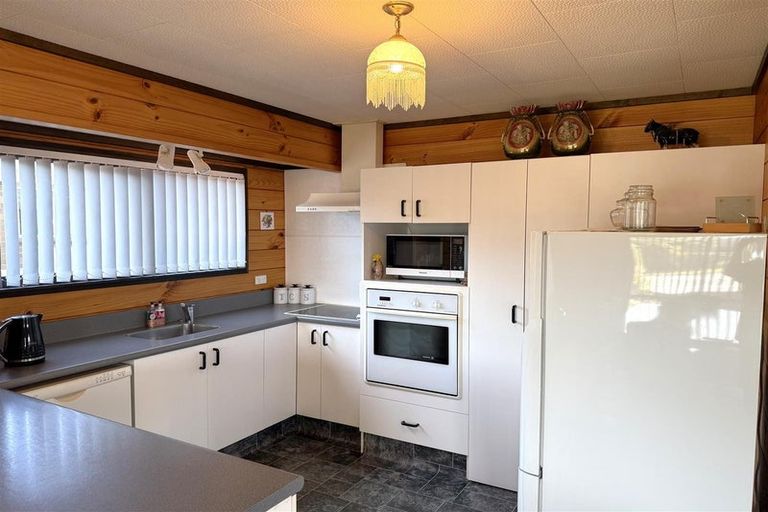 Photo of property in 2 Jamieson Road, Karoro, Greymouth, 7805