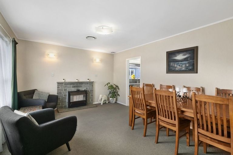 Photo of property in 16 Hinau Grove, Wainuiomata, Lower Hutt, 5014