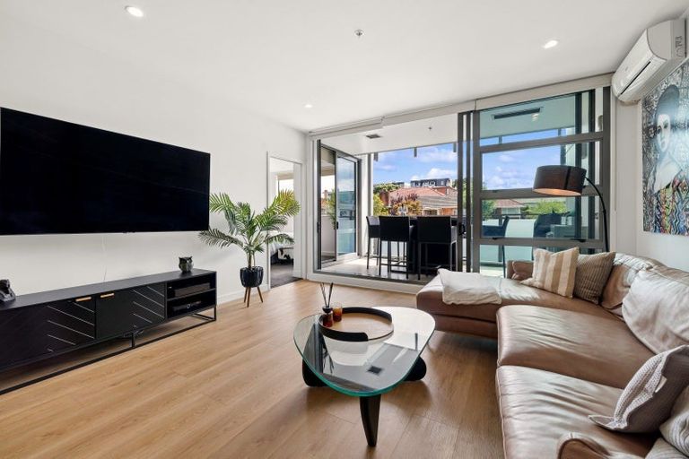 Photo of property in Maison Apartments, 107/16 Huron Street, Takapuna, Auckland, 0622