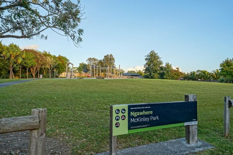 Photo of property in 5 Mckinley Road, Sunnyvale, Auckland, 0612