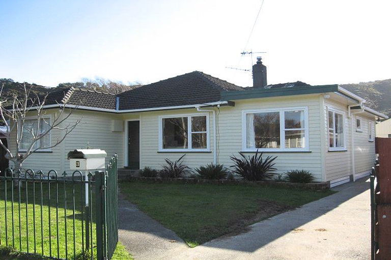 Photo of property in 3 Halifax Street, Wainuiomata, Lower Hutt, 5014