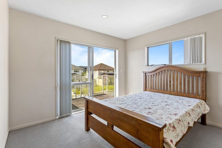 Photo of property in 12 Merlot Way, Te Atatu South, Auckland, 0610