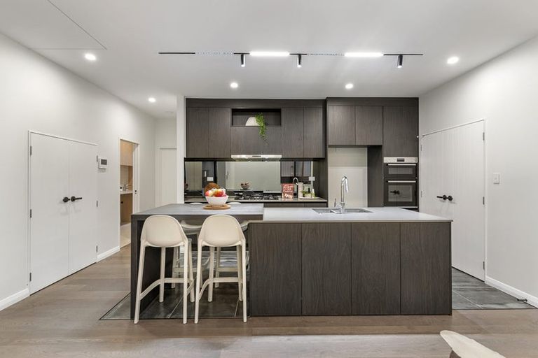 Photo of property in 8 Kumukumu Road, Long Bay, Auckland, 0630