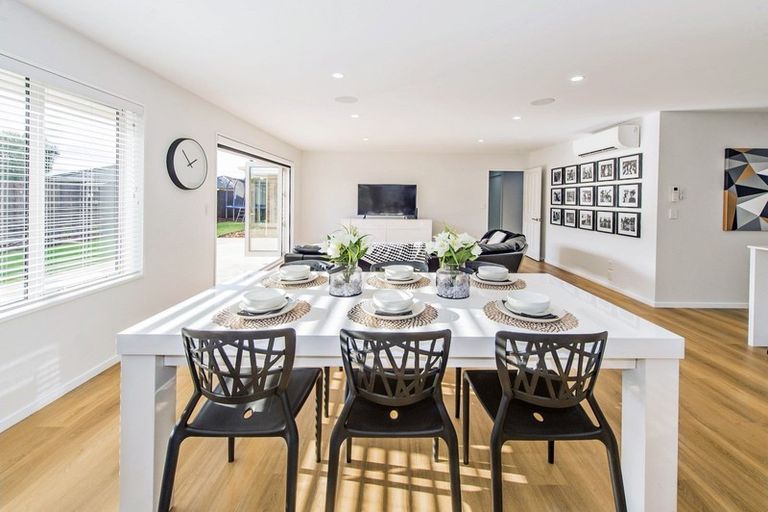 Photo of property in 4 Goldie Place, Rolleston, 7614