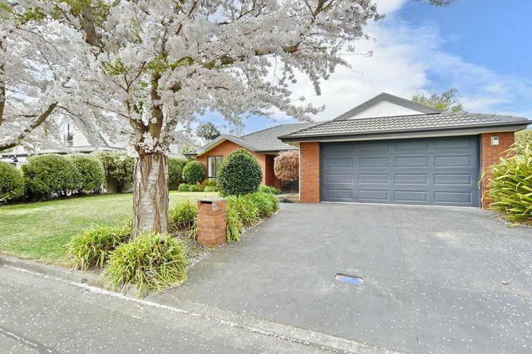 Photo of property in 11 Parkside Crescent, Northwood, Christchurch, 8051