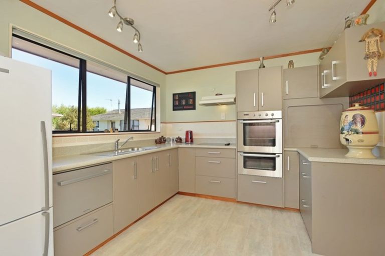 Photo of property in 50d Mcmaster Street, Greytown, 5712