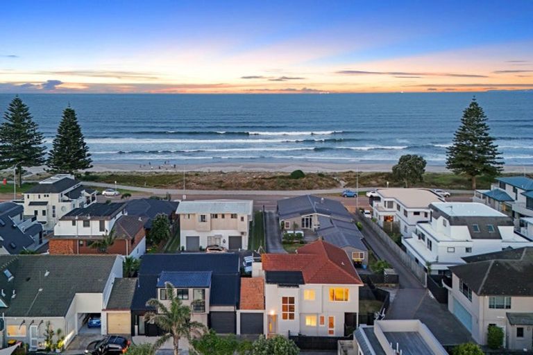 Photo of property in 1/186 Marine Parade, Mount Maunganui, 3116