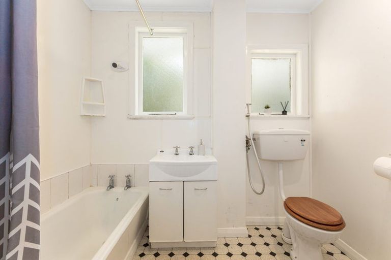 Photo of property in 105 Te Pene Avenue, Titahi Bay, Porirua, 5022