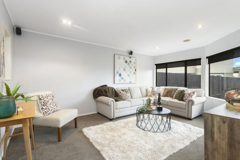 Photo of property in 92b Sandspit Road, Shelly Park, Auckland, 2014