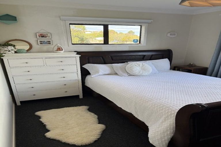 Photo of property in 1/20 Mandeville Crescent, Grenada Village, Wellington, 6037