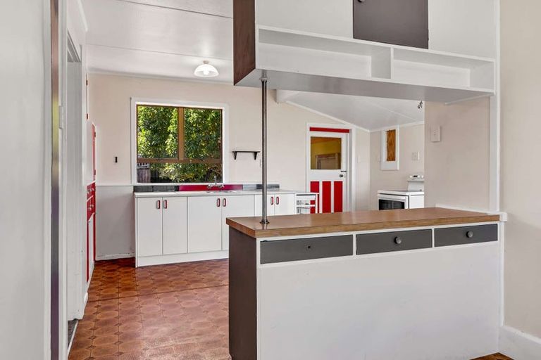 Photo of property in 32 Manuka Street, Castlecliff, Whanganui, 4501