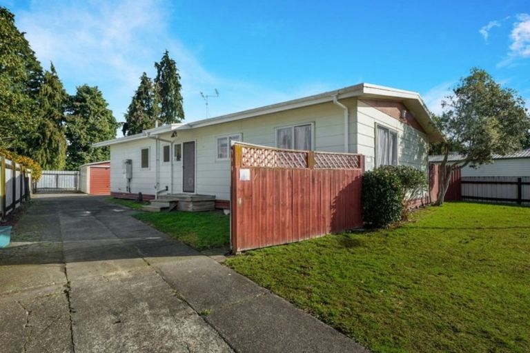 Photo of property in 11 Purcell Place, Melville, Hamilton, 3206
