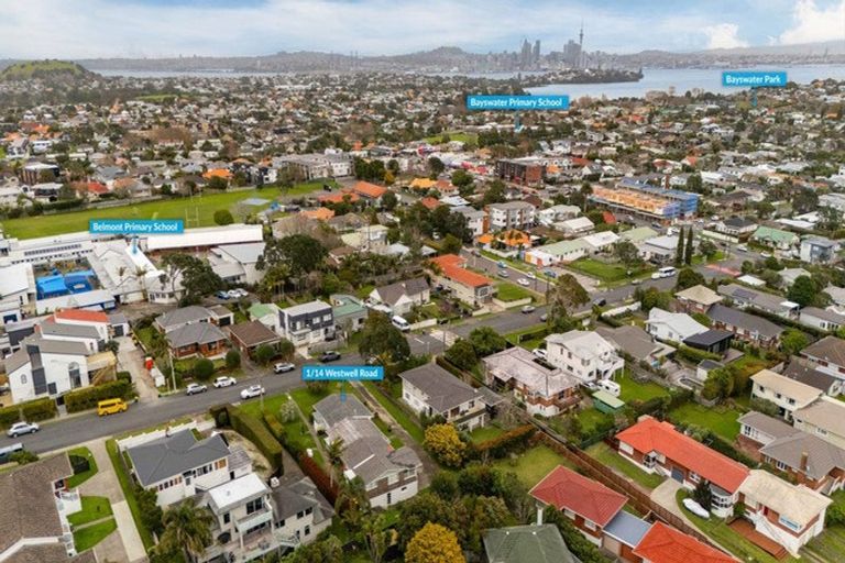Photo of property in 1/14 Westwell Road, Belmont, Auckland, 0622