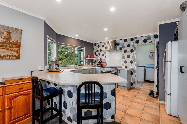 Photo of property in 10 Glengavel Grove, Papakowhai, Porirua, 5024