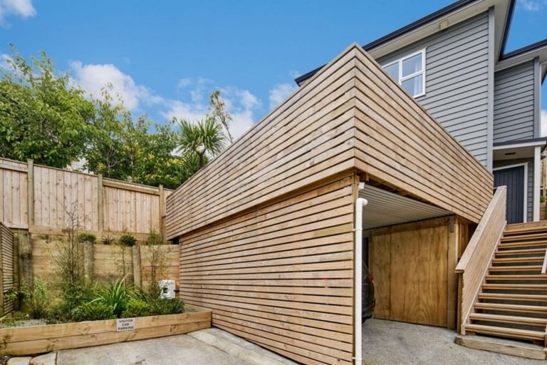 Photo of property in 20u7 Glanmire Road, Newlands, Wellington, 6037