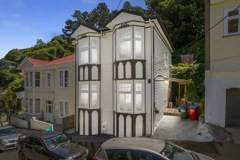 Photo of property in 17 Adams Terrace, Aro Valley, Wellington, 6021