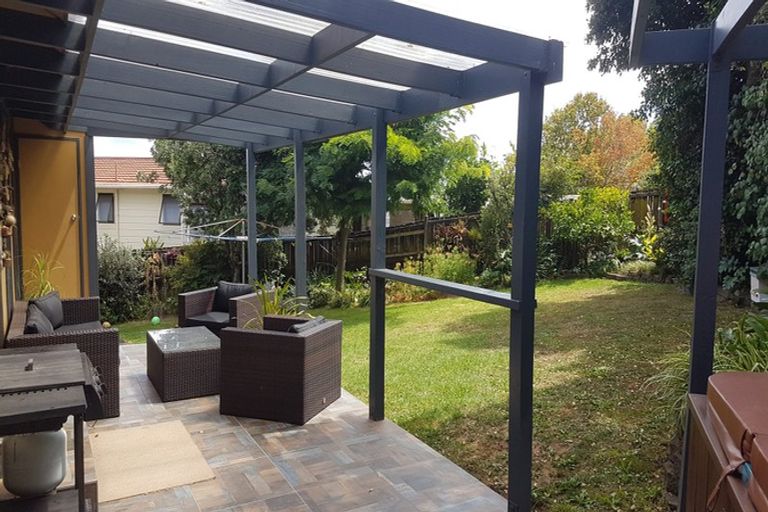 Photo of property in 3 Marendellas Drive, Bucklands Beach, Auckland, 2014