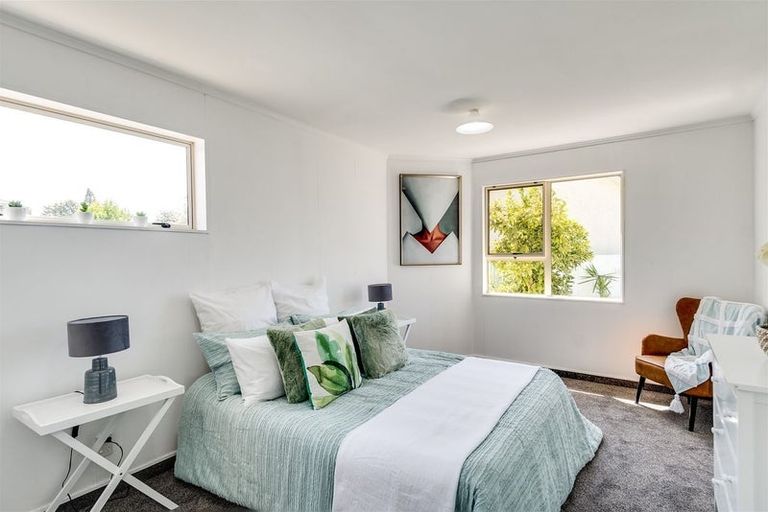 Photo of property in 3 Cambridge Terrace, Taradale, Napier, 4112
