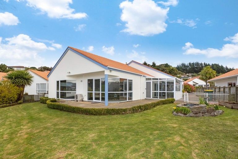 Photo of property in 8 Lakeside Villas, Whitby, Porirua, 5024