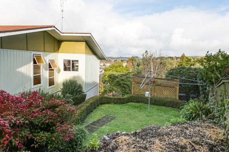 Photo of property in 6 Domain Road, Waipawa, 4210