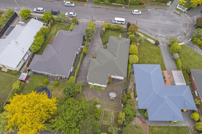 Photo of property in 11 Verran Place, Fendalton, Christchurch, 8052