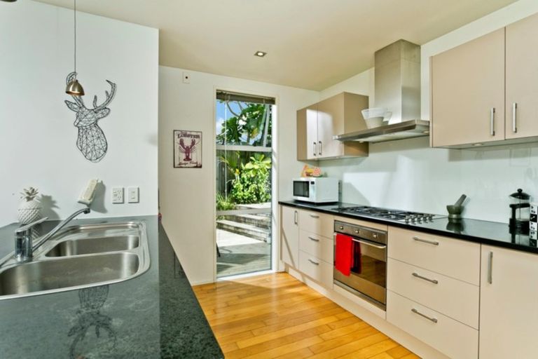 Photo of property in 14a Berne Place, Birkenhead, Auckland, 0626