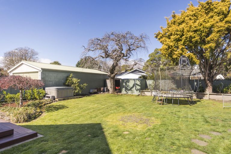 Photo of property in 34 Saint Johns Avenue, Palmerston North, 4414