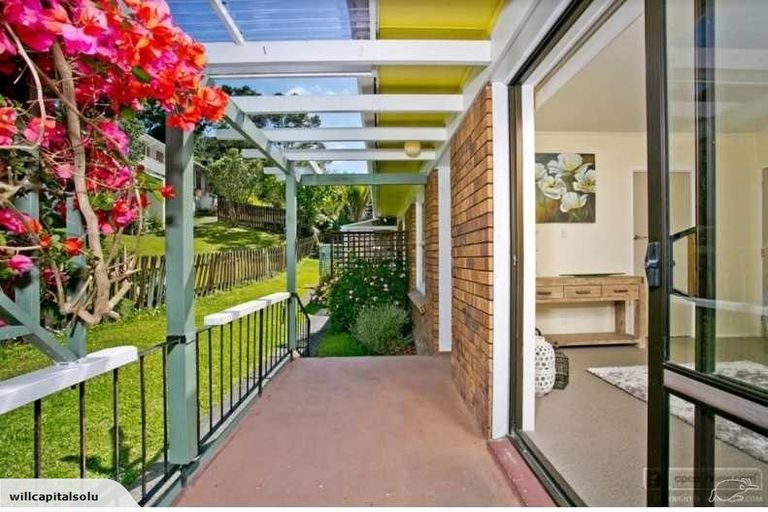 Photo of property in 1/53 Ayton Drive, Totara Vale, Auckland, 0629