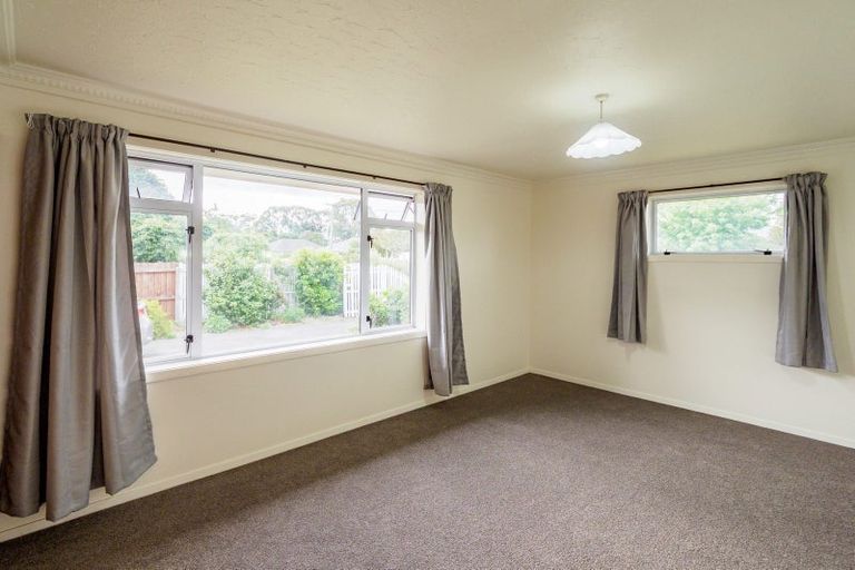 Photo of property in 21 Beatrice Place, Avonhead, Christchurch, 8042