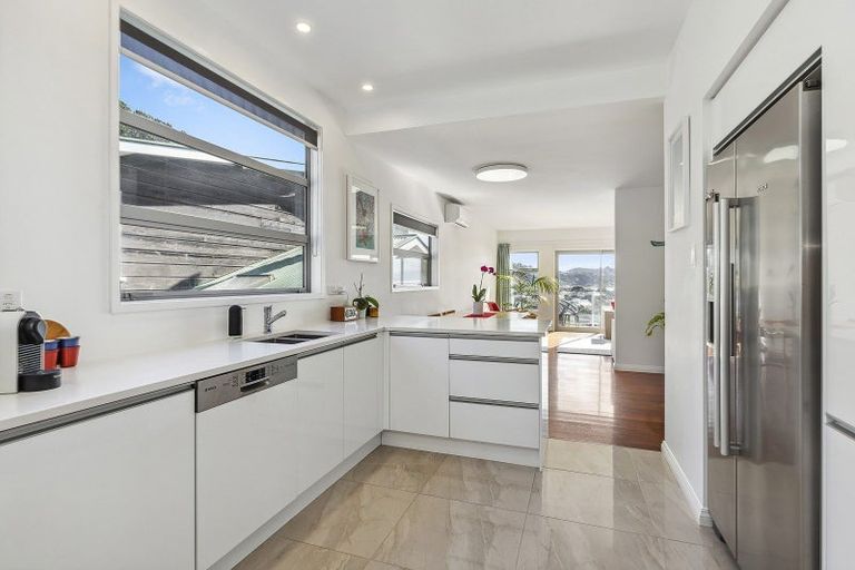 Photo of property in 69 Mantell Street, Seatoun, Wellington, 6022