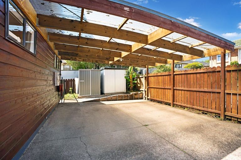 Photo of property in 4/28 Islington Avenue, New Lynn, Auckland, 0600