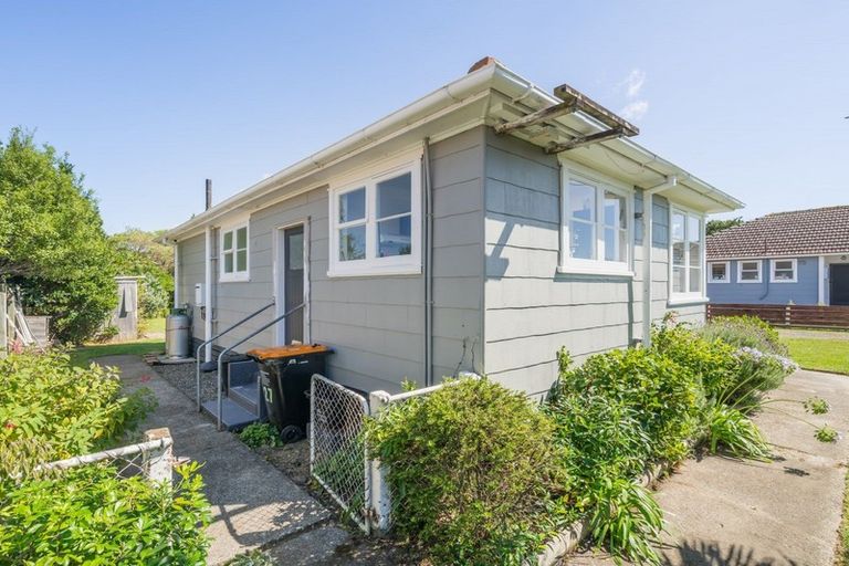 Photo of property in 27 Andrew Avenue, Roslyn, Palmerston North, 4414