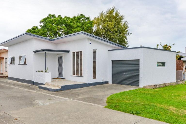 Photo of property in 2/409-411 Lyndon Road East, Hastings, 4122