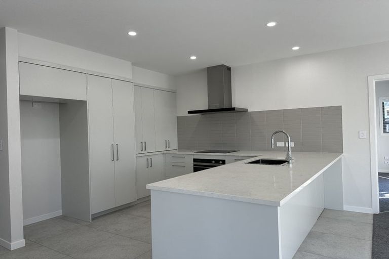 Photo of property in 17 George Yee Place, Taradale, 4112