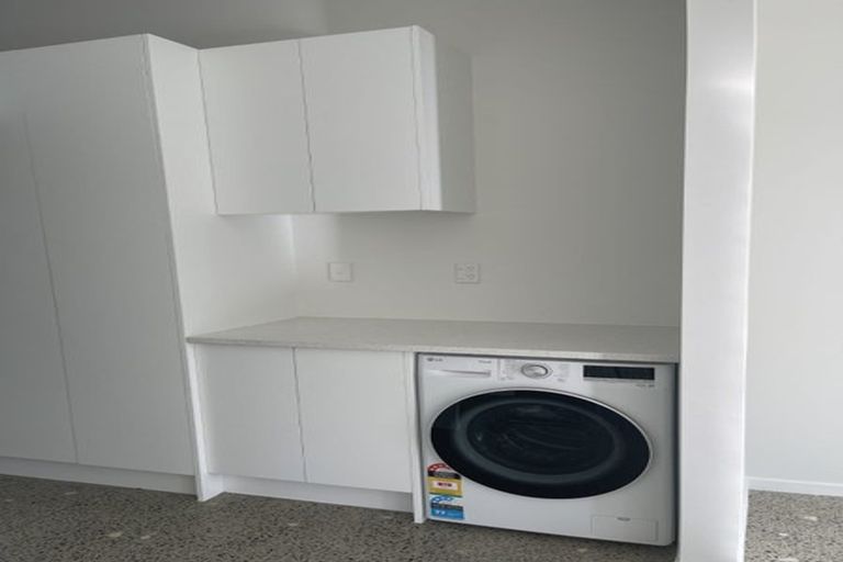 Photo of property in 21a Garton Drive, Massey, Auckland, 0614