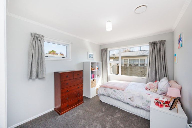 Photo of property in 37 Parkland Crescent, Terrace End, Palmerston North, 4410