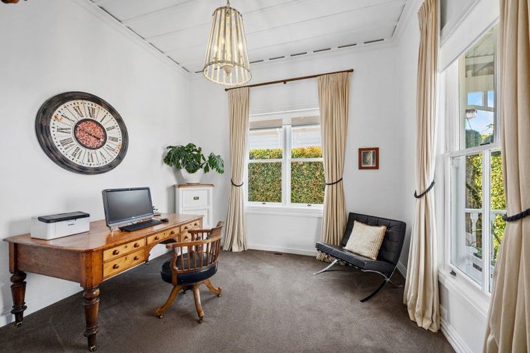 Photo of property in 9 Tui Glen Road, Birkenhead, Auckland, 0626