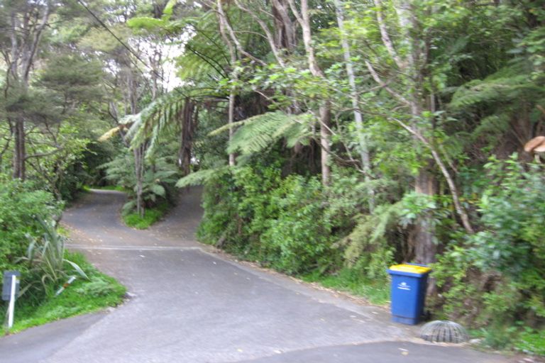 Photo of property in 854 West Coast Road, Waiatarua, Auckland, 0604