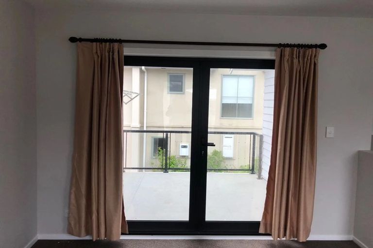 Photo of property in 10 Frankmoore Avenue, Johnsonville, Wellington, 6037