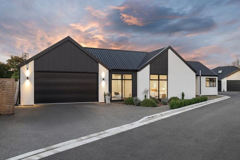 Photo of property in 100 Wairakei Road, Bryndwr, Christchurch, 8052
