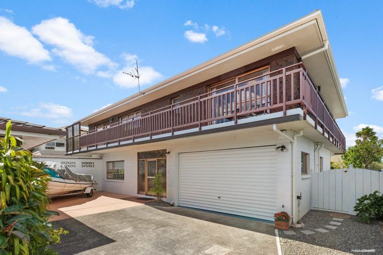 Photo of property in 1/67 Seaview Road, Castor Bay, Auckland, 0620