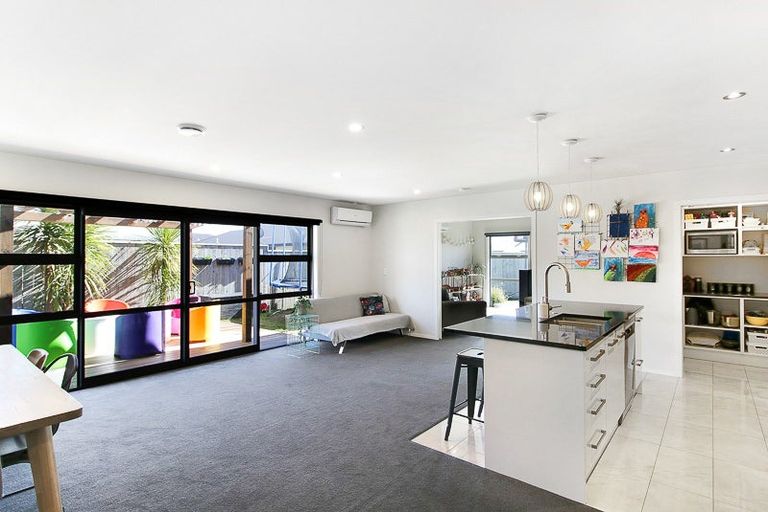 Photo of property in 17 Story Street, Foxton Beach, Foxton, 4815