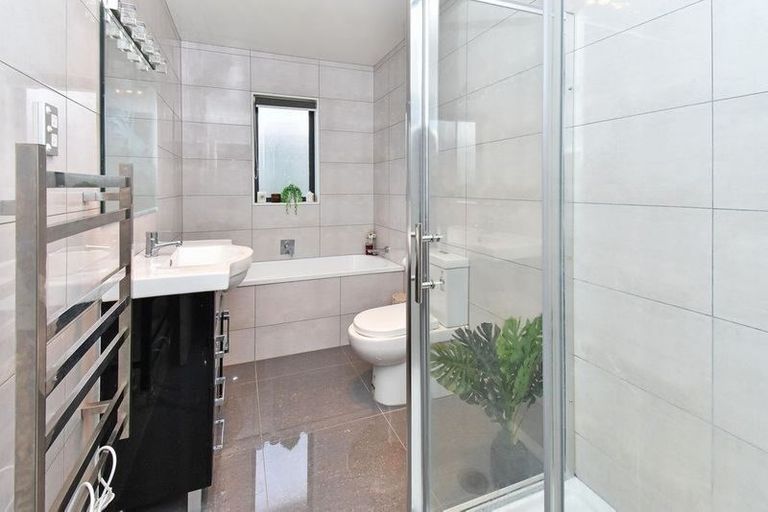 Photo of property in 41d Kelvin Road, Papakura, 2110