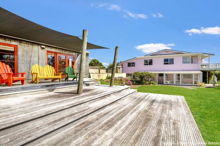 Photo of property in 14 Manga-pirau Street, Waikawa Beach, Manakau, 5573