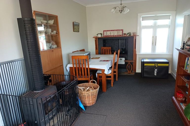 Photo of property in 102 Peel Street, Westport, 7825