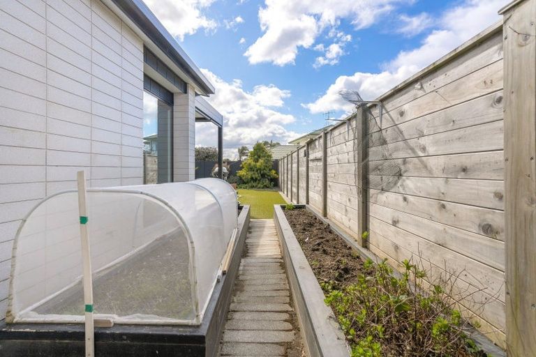 Photo of property in 121 Charleston Avenue, Whangamata, 3620