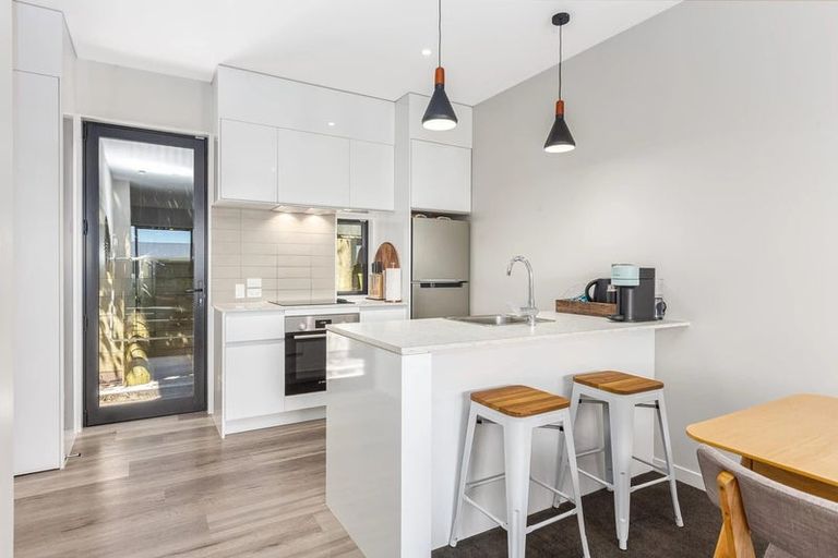 Photo of property in 6u2 Oswald Crescent, Paparangi, Wellington, 6037