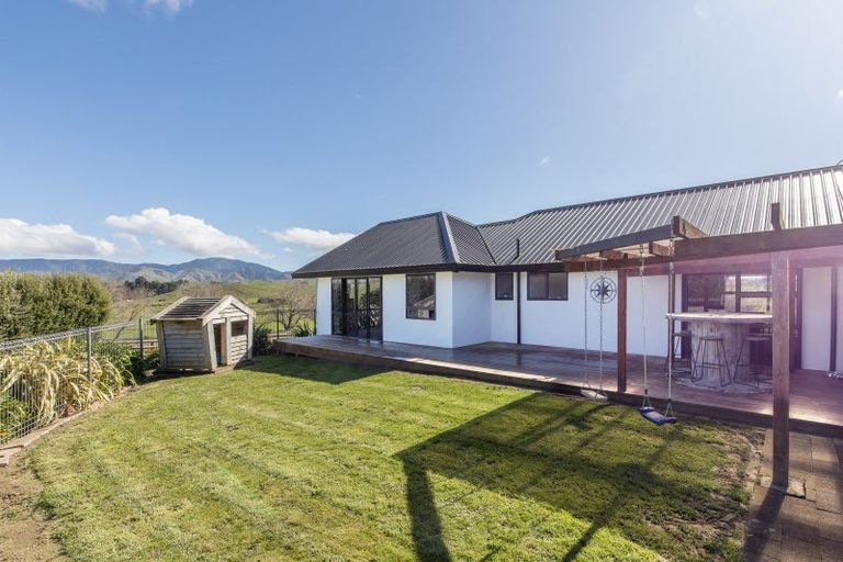 Photo of property in 14 Centre Road, Matamau, Dannevirke, 4977
