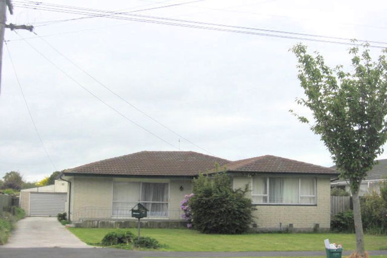 Photo of property in 92 Isleworth Road, Bishopdale, Christchurch, 8053