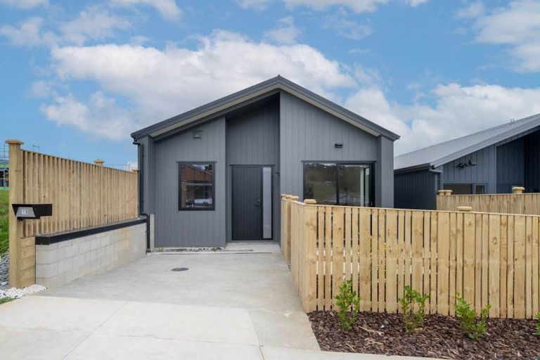 Photo of property in 13 Aituaa Road, Pukekohe, 2120